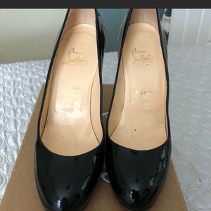 Christian loubtian 100m pump